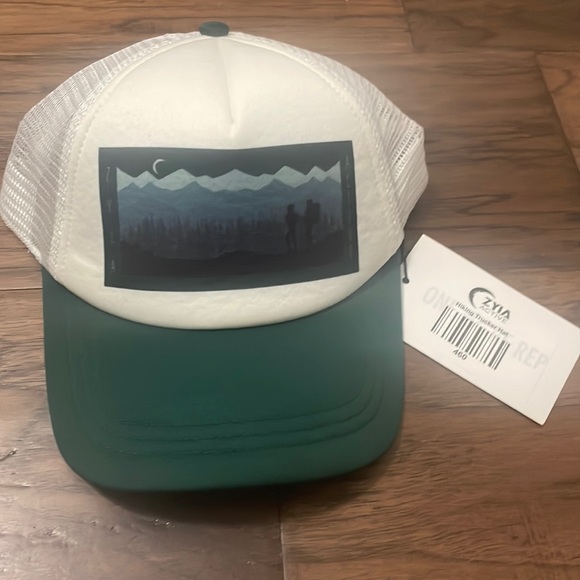 ZYIA Accessories - Zyia Hiking Trucker Hat NWT